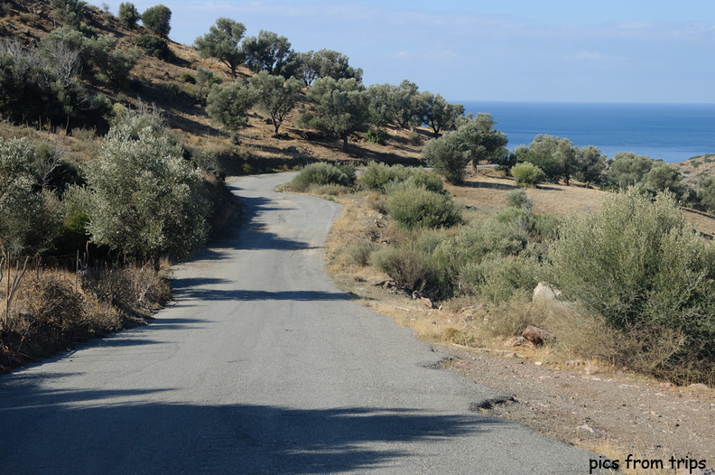 road through the countryside2010d19c058.jpg